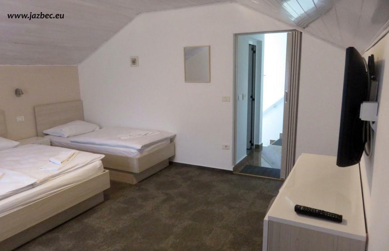 Sobe Rooms Zimmer Jazbec Idrsko Buitenkant foto